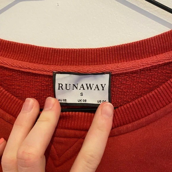 Runaway jumper size 8/S - Picture 3 of 5